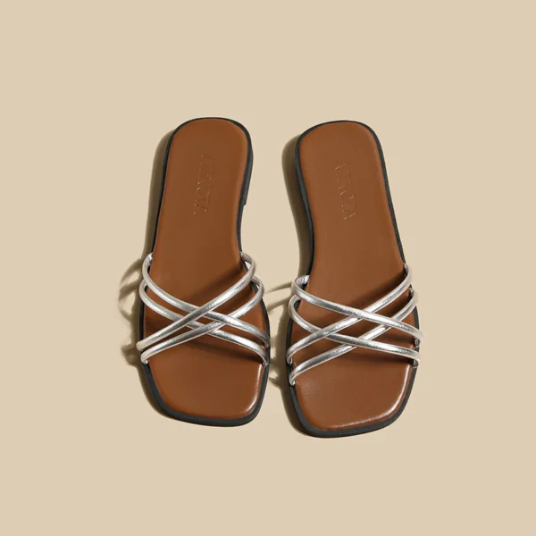 sg-11134201-8258e-mqzt9puutn2892 Minimalist Strappy Flat Slide Sandals